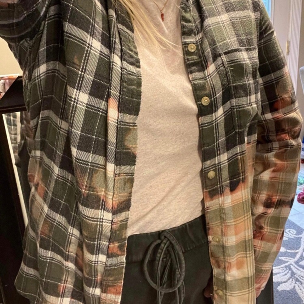 Bleached out flannel size lg